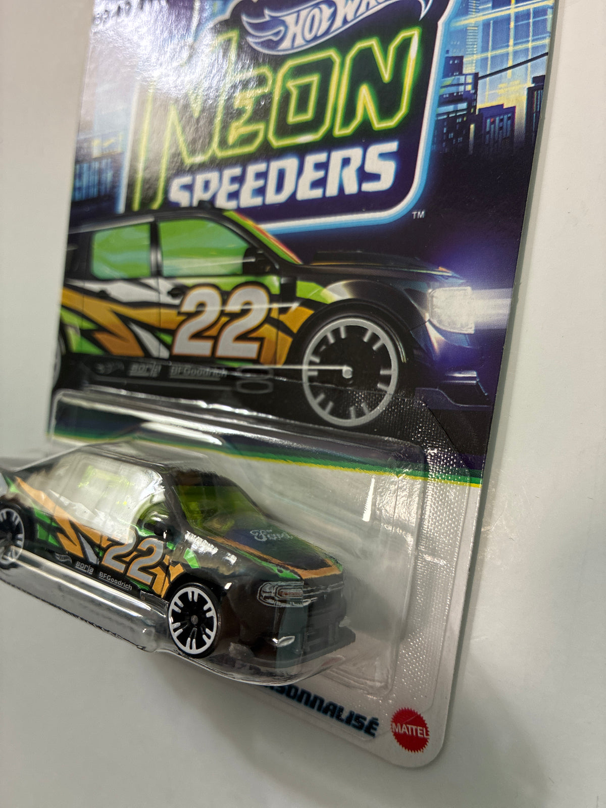 Hot Wheels 1/64 Neon Speeders '22 Ford Maverick Custom/ Personnalise Black & Green - JKY03