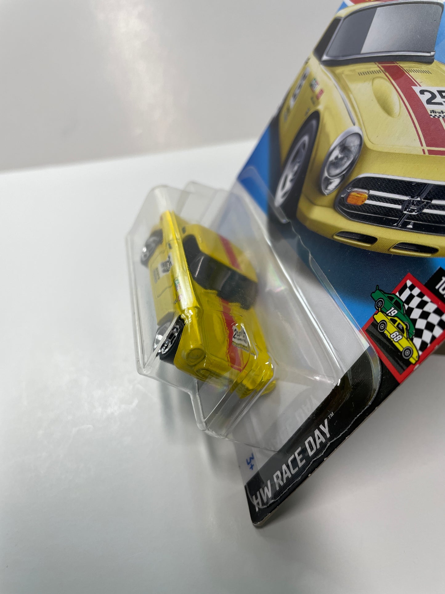 Hot Wheels 1/64 Honda S800 Racing n25 Yellow