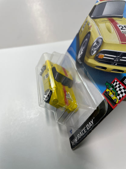 Hot Wheels 1/64 Honda S800 Racing n25 Yellow