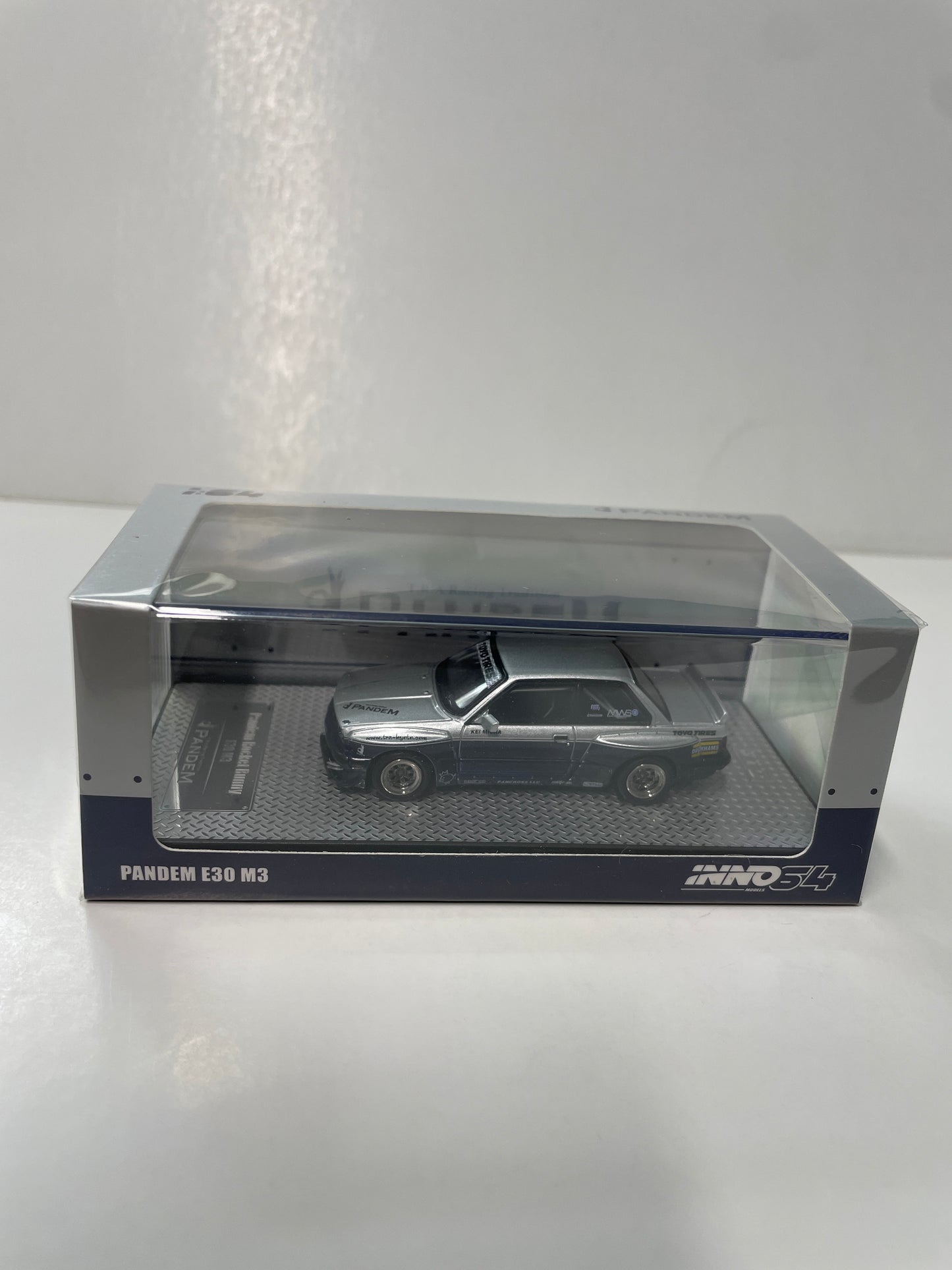 Inno64 1/64 Pandem BMW E30 M3 Silver & Blue - IN64-E30P-SILBLU