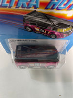 Hot Wheels 1/64 Ultra Hots Volkswagen T1-GTR Pink