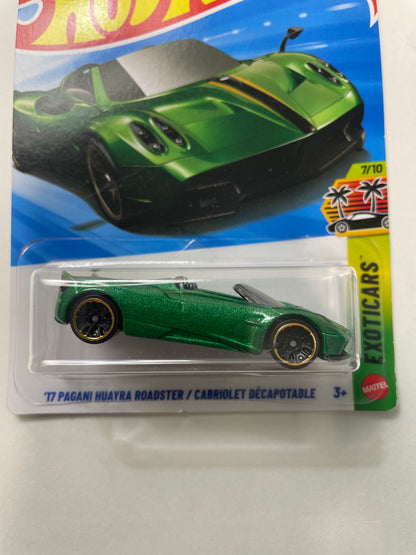 Hot Wheels 1/64 ‘17 Pagani Huayra Roadster / Cabriolet Décapotable Green - Damaged Box