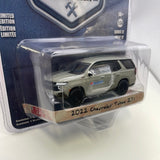 Greenlight 1/64 Blue Collar Collection 2022 Chevrolet Tahoe Z71 Grey