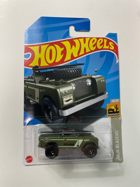 Hot Wheels 1/64 Land Rover Series II Green