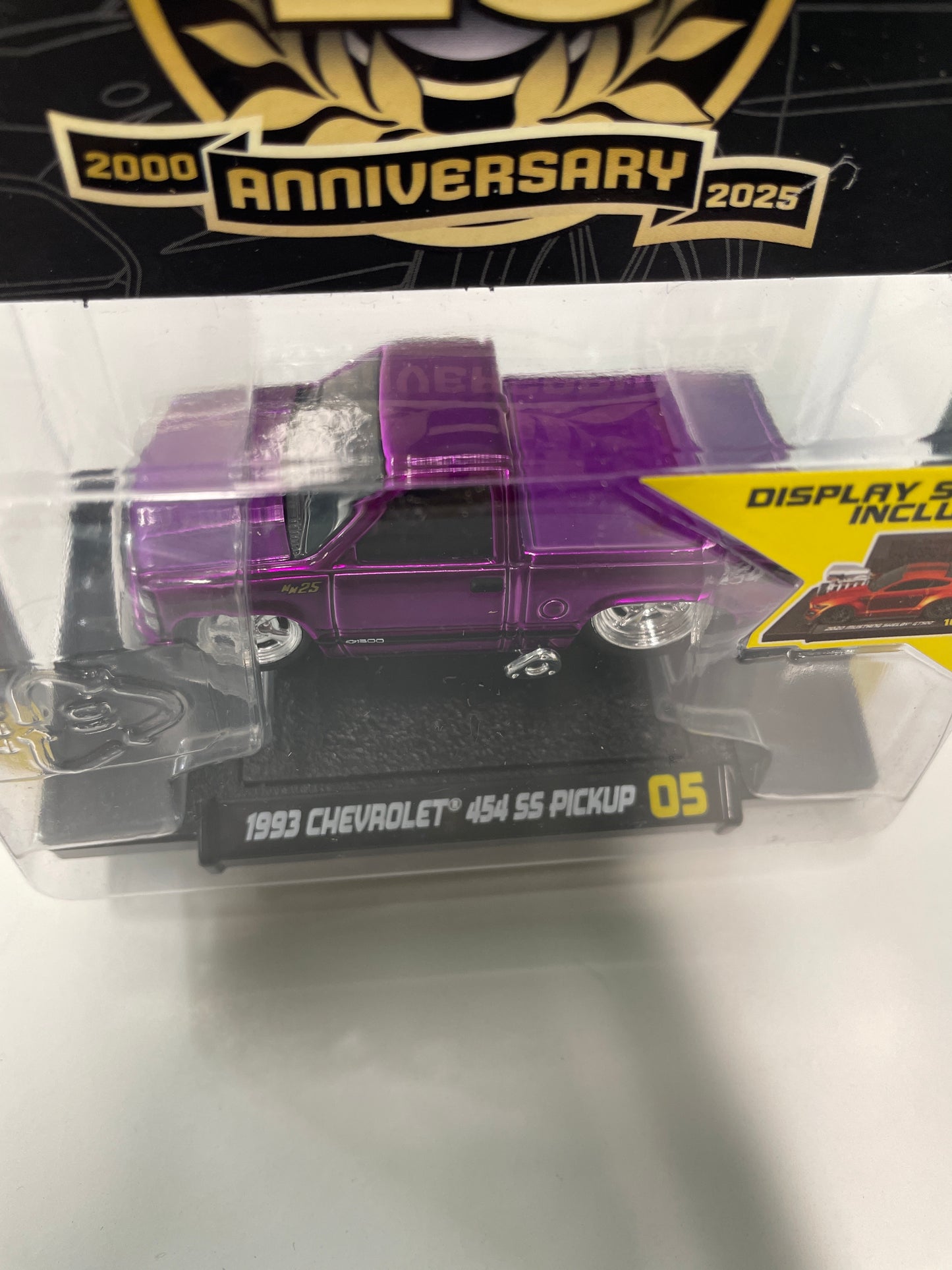 Maisto Muscle Machines 1/64 1993 Chevrolet 454 SS Pickup Purple Metallic - 15536-23069 - Damaged Box