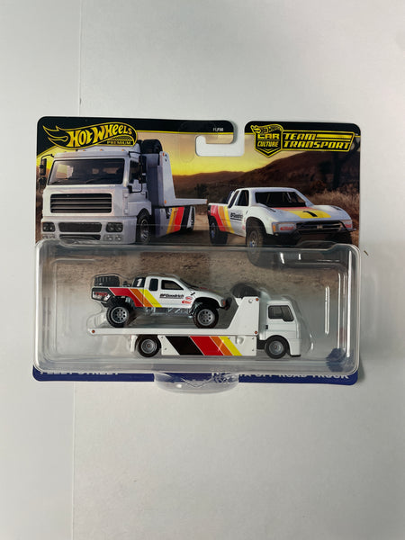 Hot Wheels 1/64 Car Culture Team Transport Fleet Street w/ Toyota Off-Road Truck