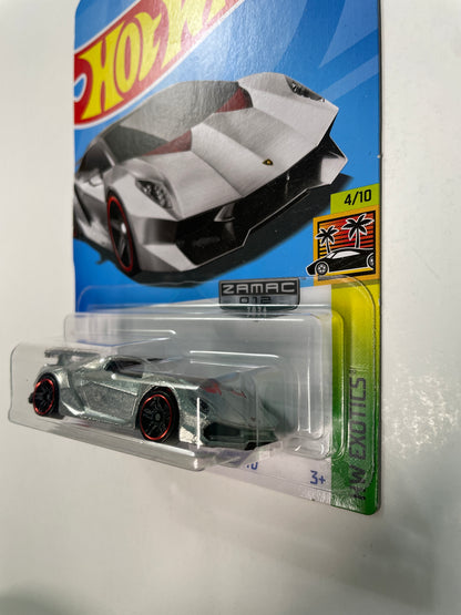 Hot Wheels 1/64 Zamac Lamborghini Sesto Elemento - Damaged Box