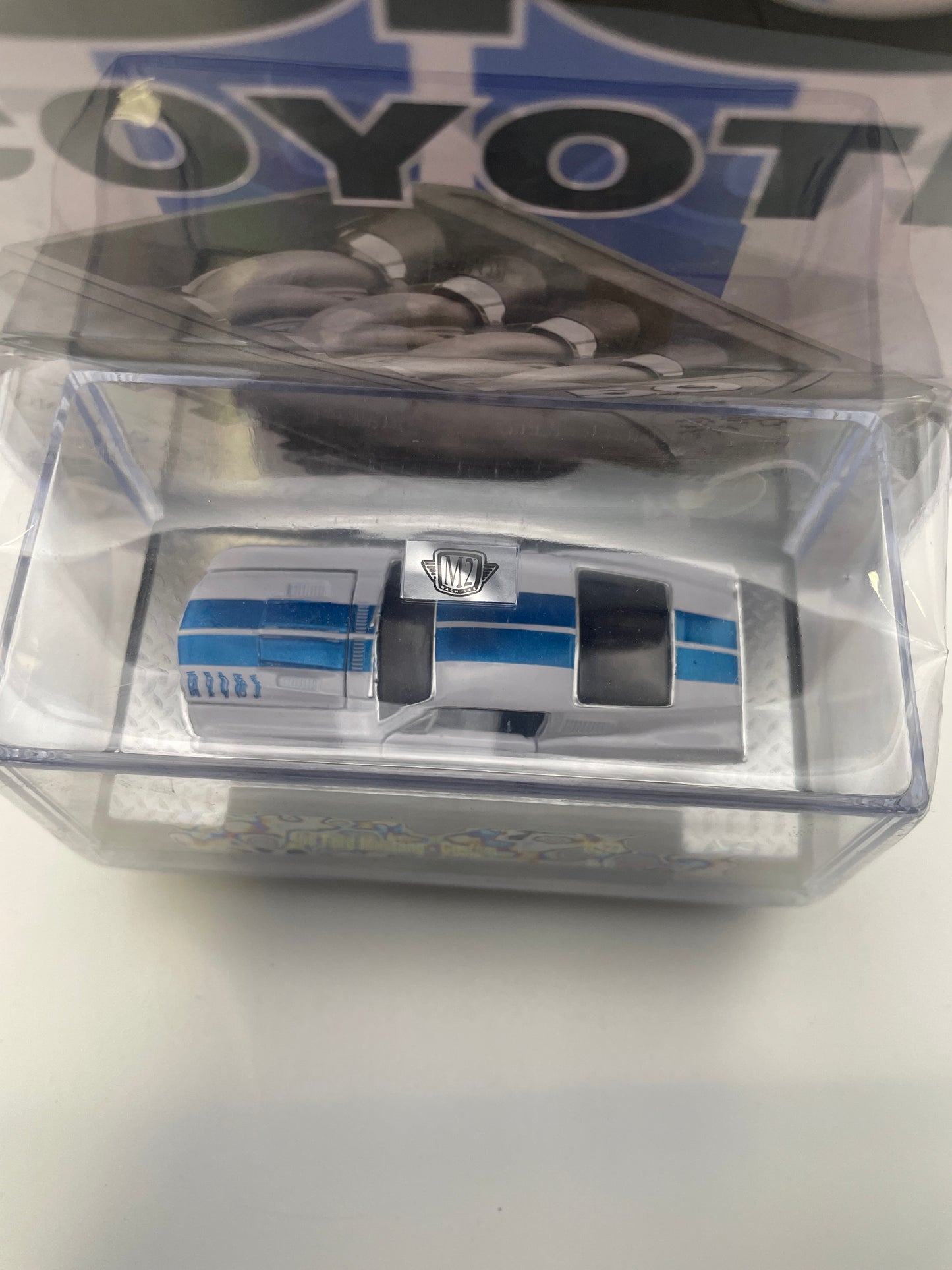 M2 Machines 1/64 Ford 5.0 Coyote 1968 Ford Mustang - Custom White - Damaged Box