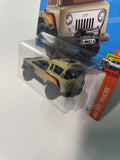 Hot Wheels 1/64 ‘57 Jeep FC Beige