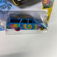 Hot Wheels 1/64 ‘64 Chevy Nova Wagon Blue