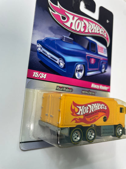 Hot Wheels 1/64 Slick Rides Hiway Hauler Yellow - Damaged Card