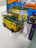 Hot Wheels 1/64 Teenage Mutant Ninja Turtles Party Wagon Short Card Yellow & Green