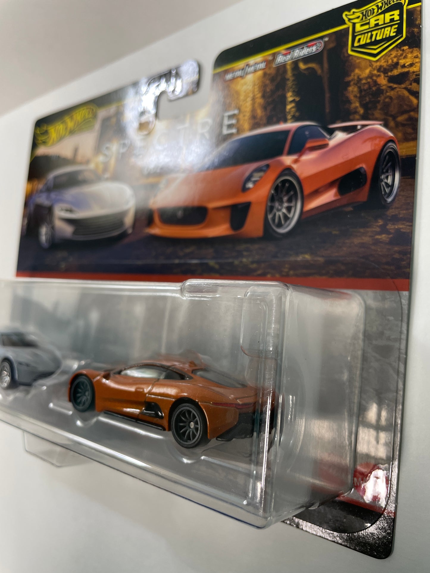 Hot Wheels 1/64 Premium Car Culture 2 Pack Spectre 007 Aston Martin DB10 Silver & Jaguar C-X75 Orange - JBL04