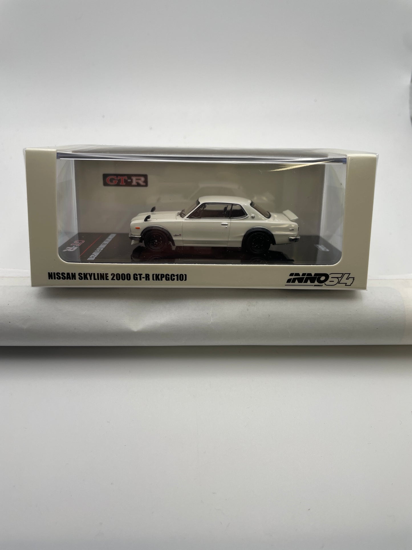 Inno64 1/64 Nissan Skyline 2000 GT-R (KPGC10) White