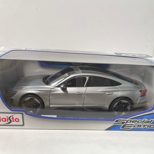 1/18 Maisto 2022 Audi RS E-Tron GT Grey