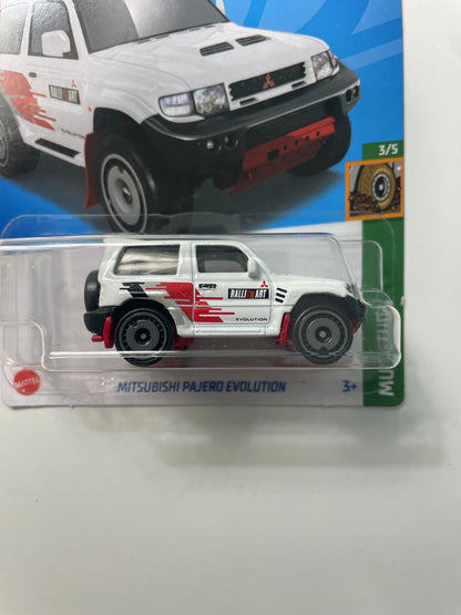 Hot Wheels 1/64 Mitsubishi Pajero Evolution White