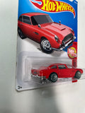 Hot Wheels 1/64 Aston Martin 1963 DB5 Red - Damaged Card