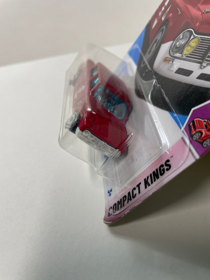 Hot Wheels 1/64 Alfa Romeo Giulia Ti Super Red - Damaged Box