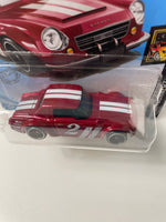 Hot Wheels 1/64 Fairlady 2000 Short Card Red - Damaged Card