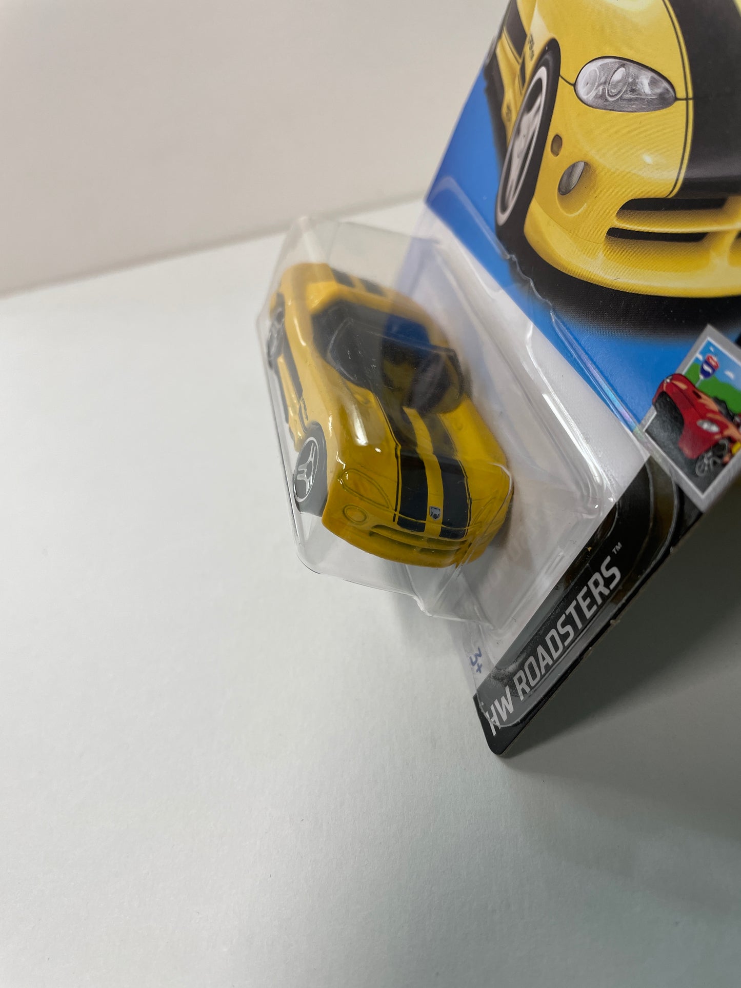 Hot Wheels 1/64 Dodge Viper RT/10 Yellow - Damaged Box