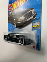 Hot Wheels 1/64 Mercedes-Benz 500 E Black