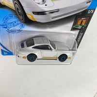 Hot Wheels 1/64 ‘96 Porsche Carrera White