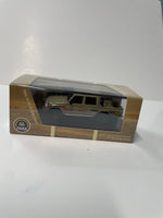 Para64 1/64 2014 Toyota Land Cruiser LC 79 Sandy taupe Beige