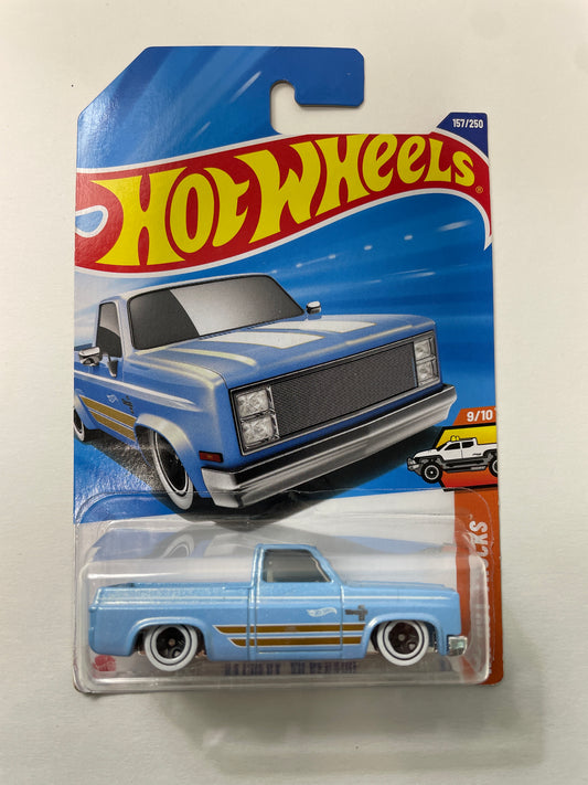 Hot Wheels 1/64 ‘83 Chevy Silverado Blue - Damaged Box