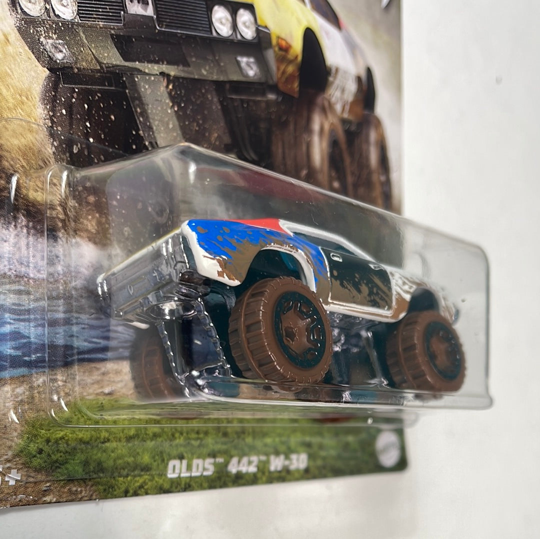 Hot Wheels 1/64 Mud Runners Olds 442 W-30 White