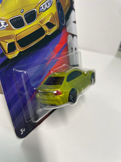 Hot Wheels 1/64 BMW Silver Series 2016 BMW M2 Yellow