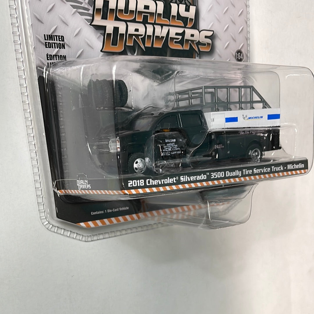 Greenlight 1/64 Dually Drivers 2018 Chevrolet Silverado 3500 Dually Tire Service Truck - Michelin Black