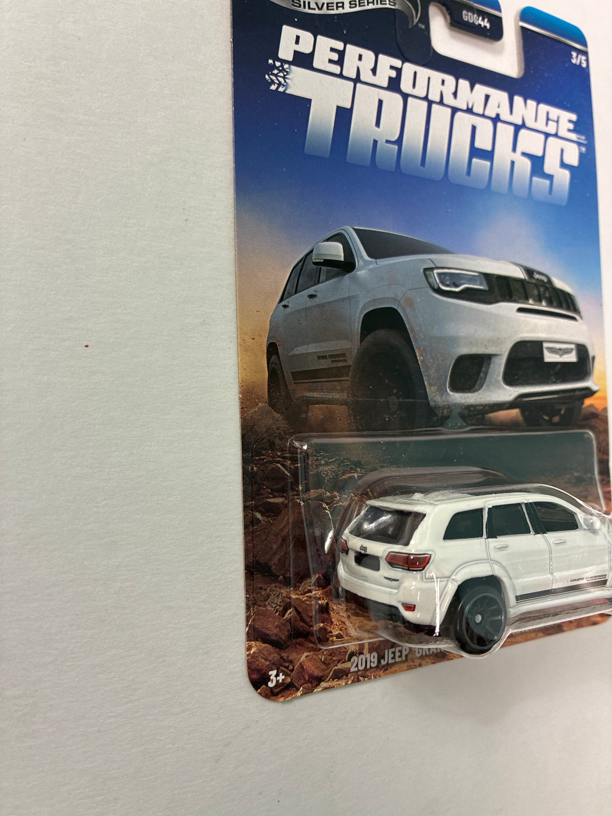 Hot Wheels 1/64 Silver Series Performance Trucks 2019 Jeep Grand Cherokee Trackhawk White - JKX73 - Damaged Box