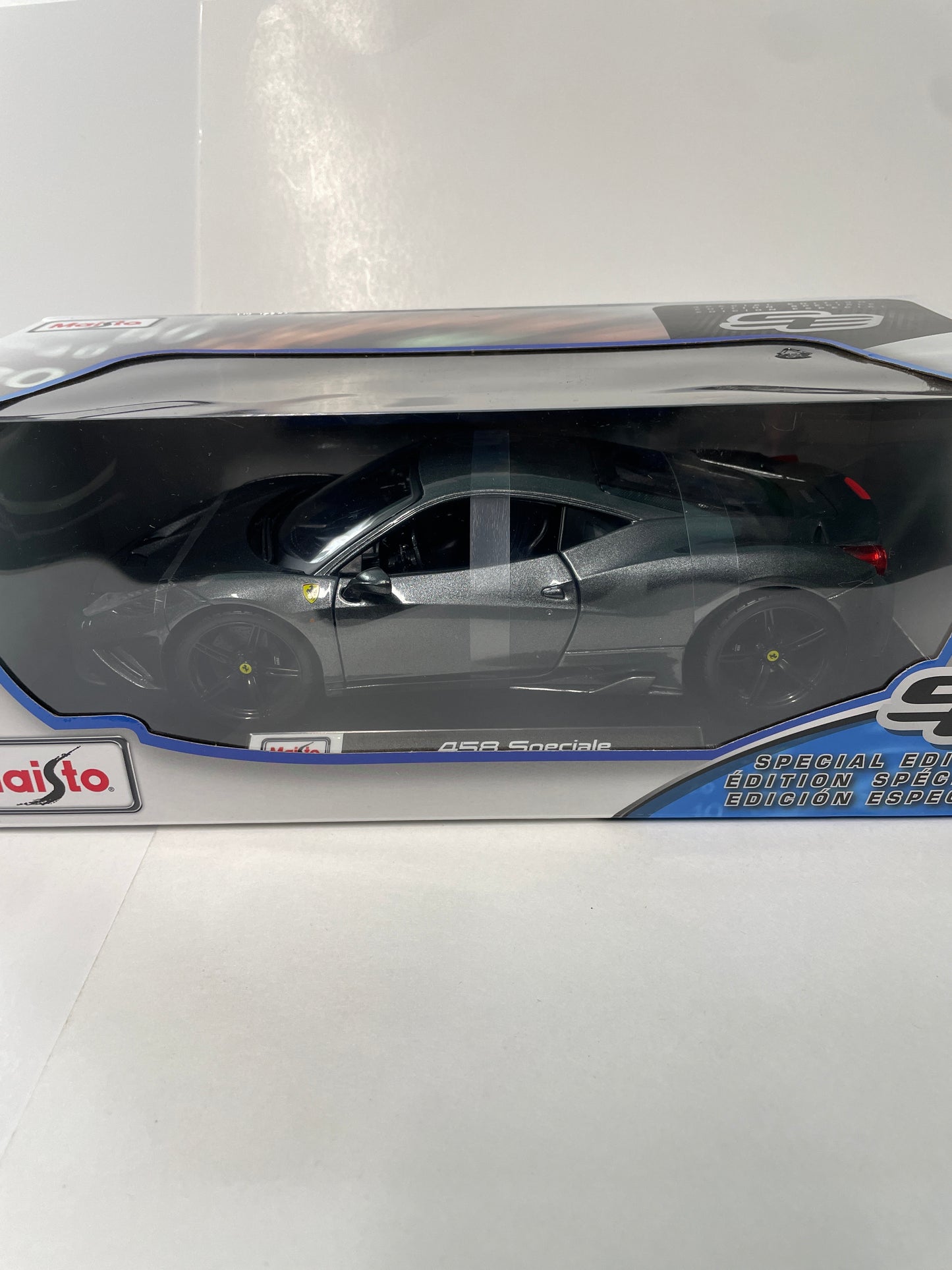Maisto 1/18 Ferrari 458 Speciale Dark Grey