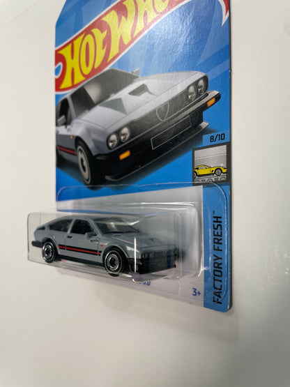 Hot Wheels 1/64 Alfa Romeo GTV6 3.0 Grey - Damaged Card