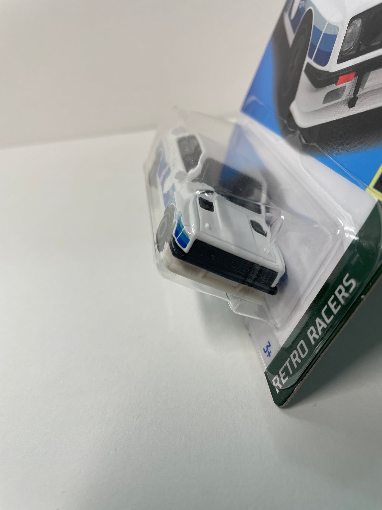 Hot Wheels 1/64 Ford Escort RS2000 White & Blue