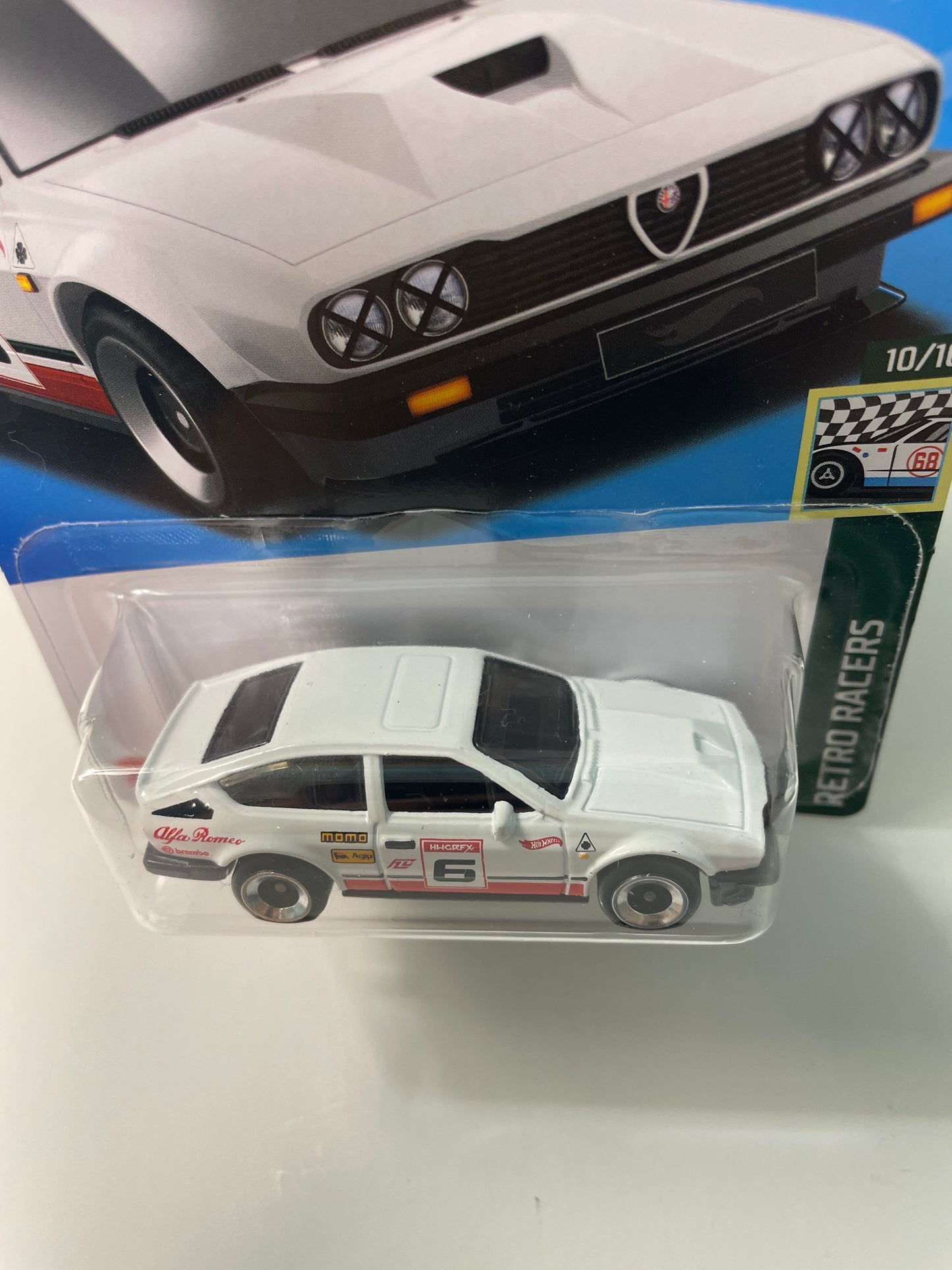 Hot Wheels 1/64 Alfa Romeo GTV6 3.0 White