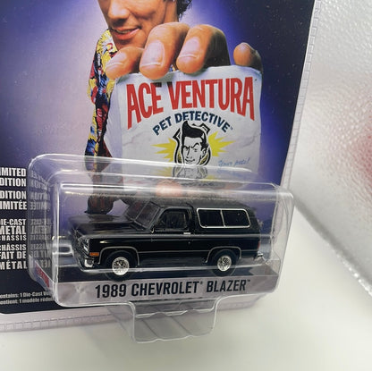 Greenlight 1/64 Hollywood Ace Ventura 1989 Chevrolet Blazer Black