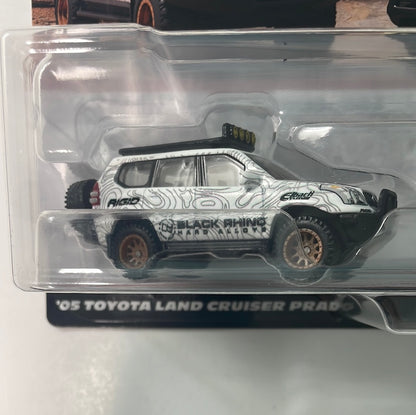 Hot Wheels 1/64 Car Culture Premium 2 Pack ‘05 Toyota Land Cruiser Prado White & Mercedes-Benz Sprinter Tourer Beige