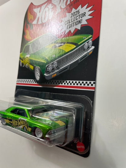 Hot Wheels 1/64 Mail In Collector Edition '66 Chevy Chevelle Green - JCB39-NK910 - Damaged Box