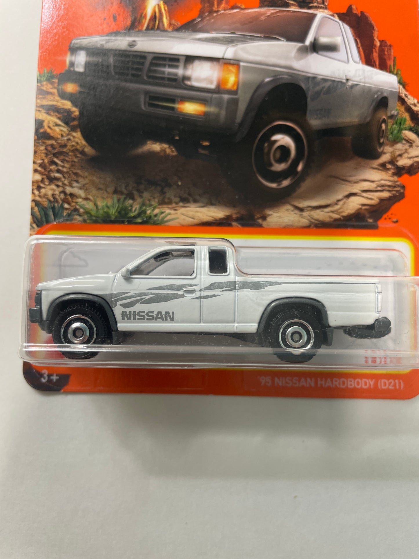 Matchbox 1/64 ‘95 Nissan Hardbody D21 White