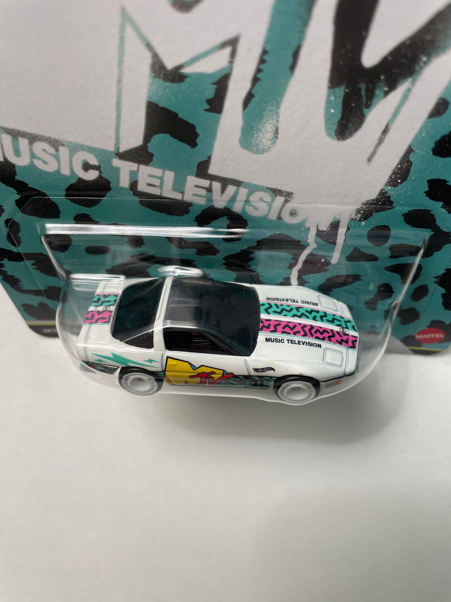 Hot Wheels 1/64 Pop Culture Music Television '84 Corvette White - JHW93