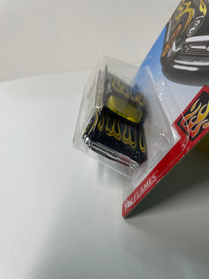 Hot Wheels 1/64 ‘57 Chevy Black & Yellow