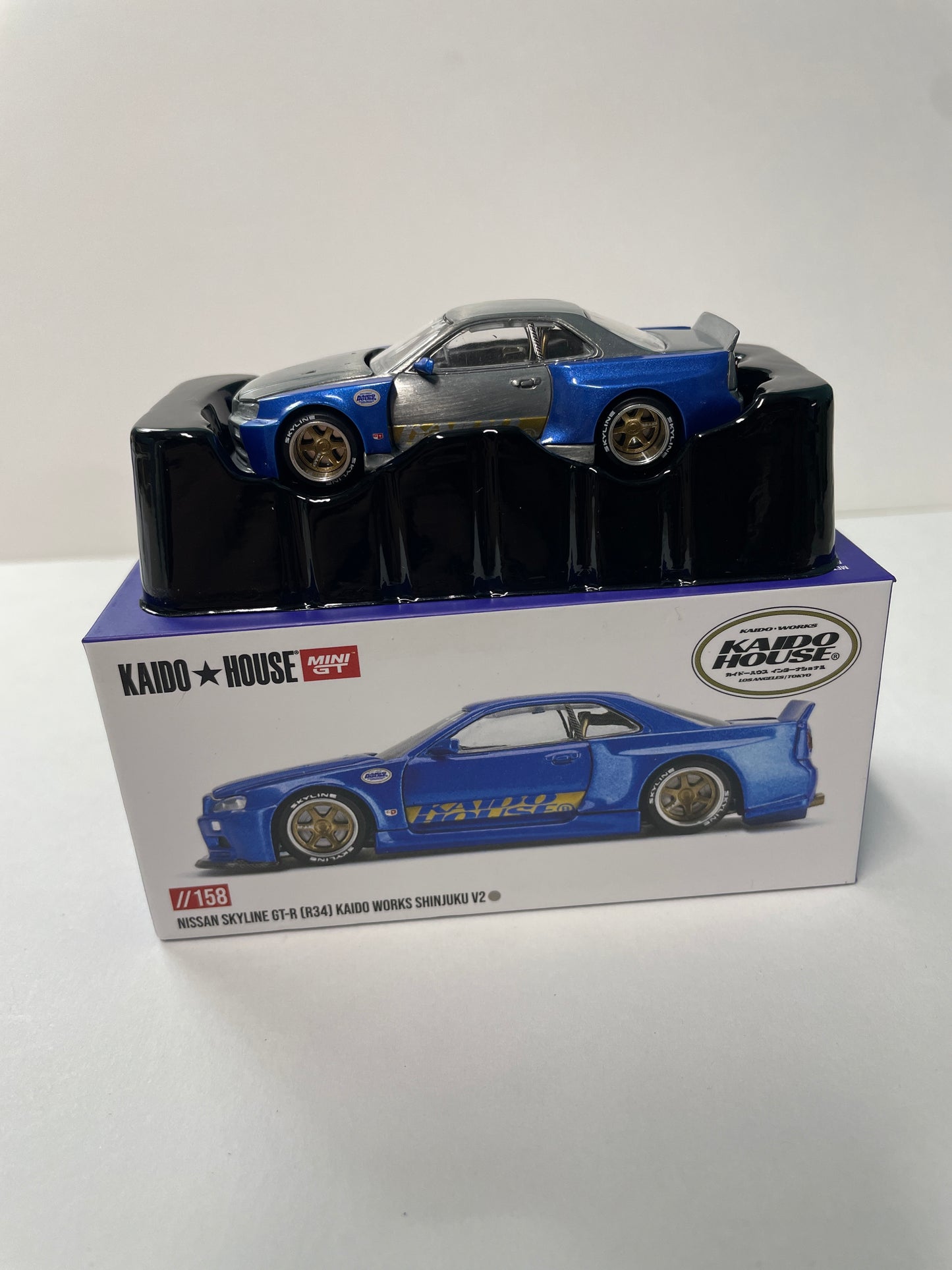 *Chase* Mini GT x Kaido House 1/64 Nissan Skyline GT-R (R34) Kaido Works (V2 Aero) Shinjuku V2 Blue