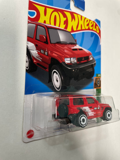 Hot Wheels 1/64 Mitsubishi Pajero Evolution Red - Damaged Box