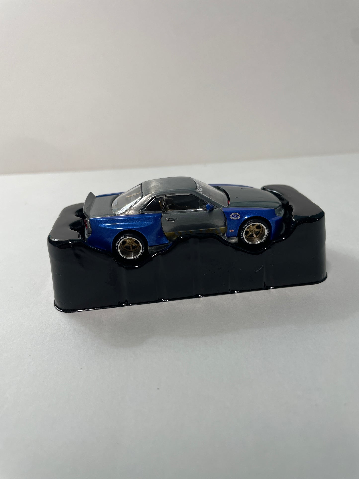 *Chase* Mini GT x Kaido House 1/64 Nissan Skyline GT-R (R34) Kaido Works (V2 Aero) Shinjuku V2 Blue