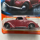 Matchbox 1/64 1936 Ford Coupe Red - Damaged Card