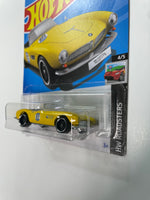 Hot Wheels 1/64 BMW 507 Yellow