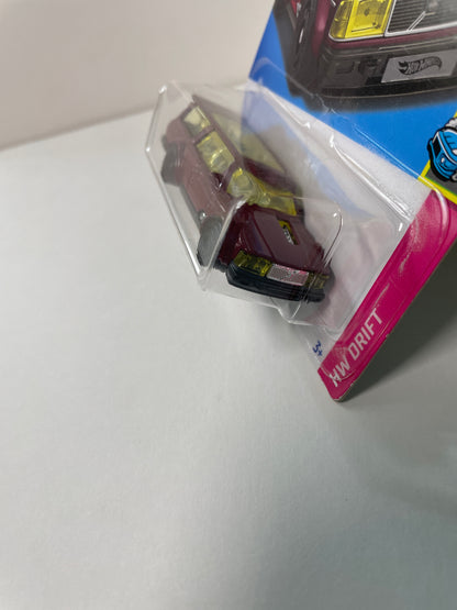 Hot Wheels 1/64 Volvo 240 Drift Wagon Red - Damaged Box