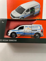 Matchbox 1/64 Moving Parts 2022 Nissan Townstar White