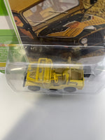 Johnny Lightning 1/64 Classic Gold Collection Jeep CJ-5 Sunshine Yellow